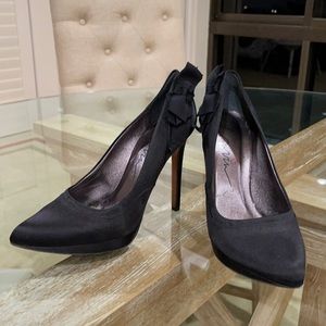 2 OR MORE GET 25% OFF! Lanvin Black Satin Platform Pump